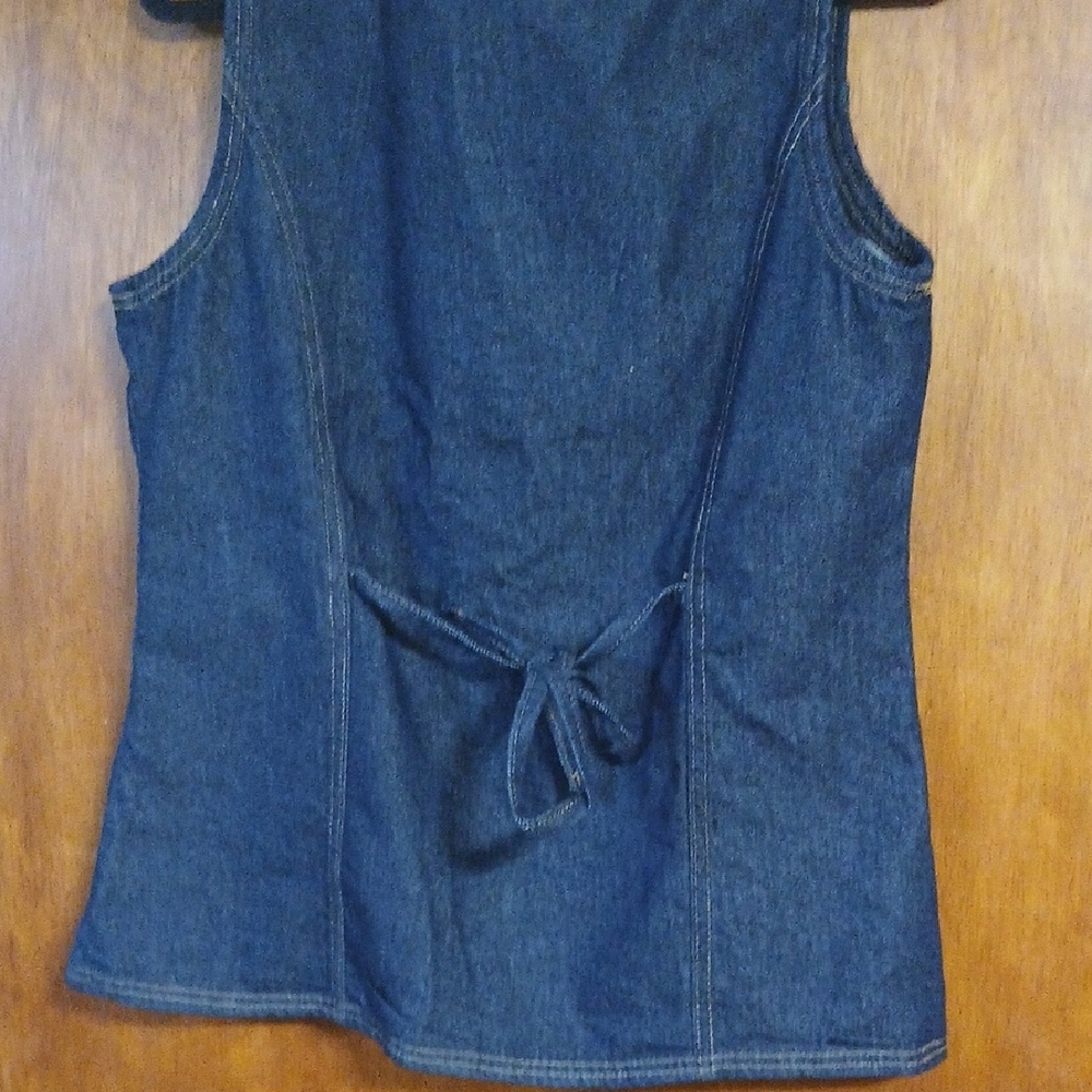 Women's Denim Sleeveless Vest - Picture 7 of 9